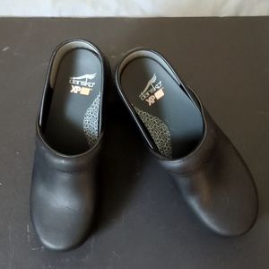 Dansko XP 2.0 clogs Size 7